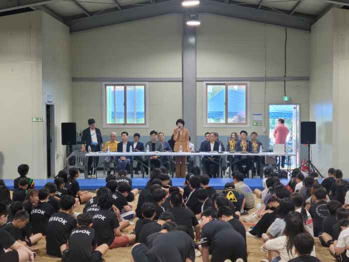 통영교육지원청, 2025 교육장배·협회장배 초등학생 씨름 대회 개최 기사 이미지