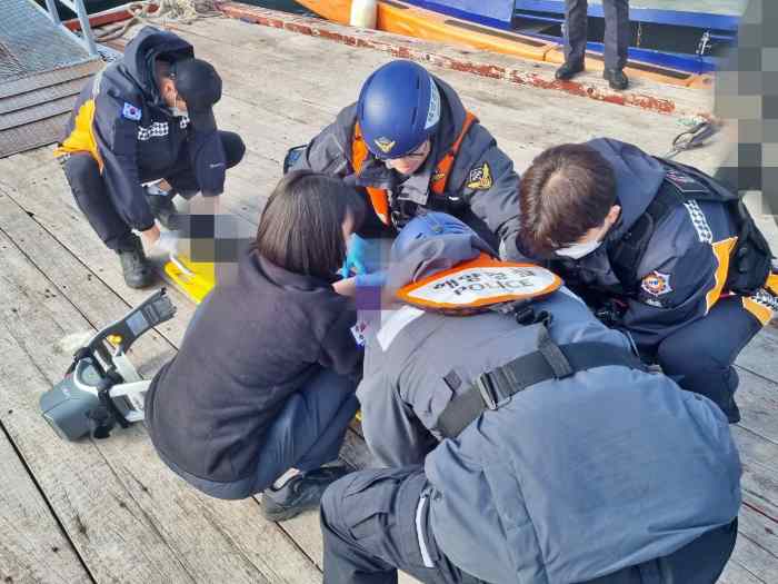 통영해경, 용호도 인근 선상 응급 환자 긴급 이송 기사 이미지