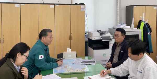 통영시, 공익 직불금·농어업인 수당 현장 점검… “찾아가는 소통행정 강화” 기사 이미지