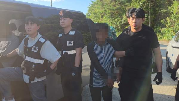 영양제 위장 밀반입 ‘해상 필로폰’ 유통망 덜미… 통영해경, 외국인 선원 등 10명 구속 기사 이미지